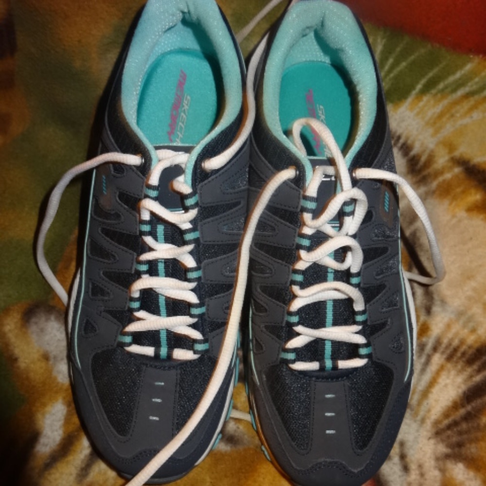 Women's Skechers Memory Foam Tennis Shoes Size 8